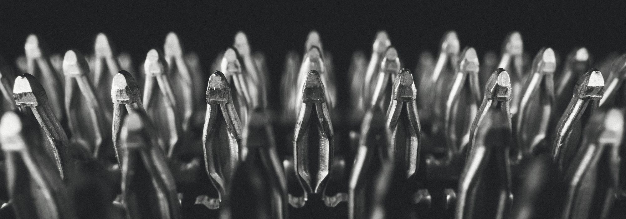 Teaser Whitepaper Einpresstechnik 4000x1402px